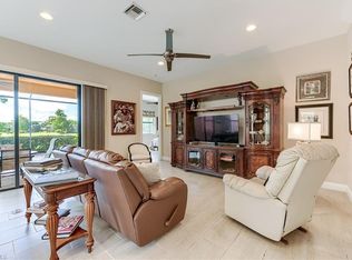 1940 Mustique St, Naples, FL 34120
