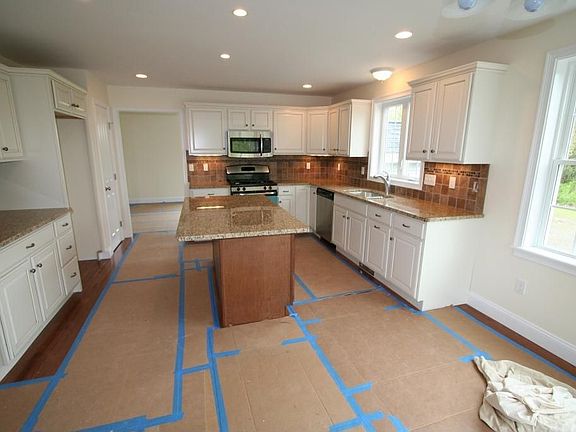 4th image of 22 Aubin St