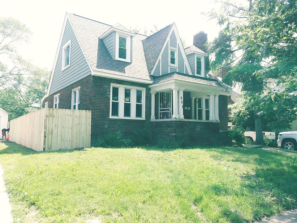 1st image of 453 W Greendale
