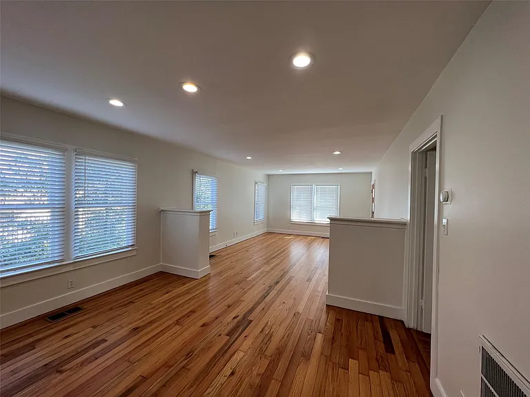 2206 Mountain View Rd — Photo 5