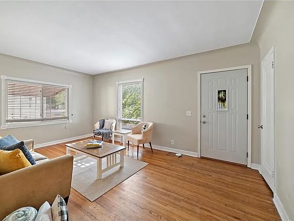 5th image of 4014 Regent Ave N
