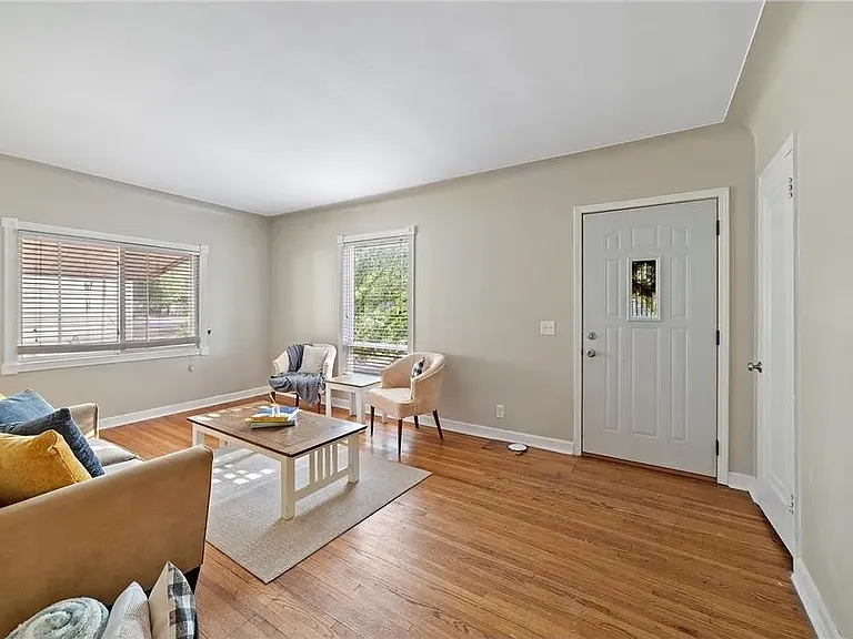 4014 Regent Ave N — Photo 5