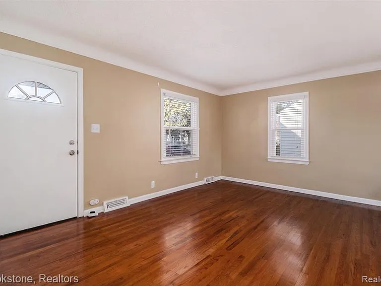 1816 Dallas Ave — Photo 8