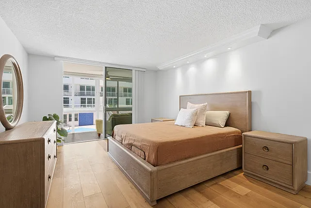 5401 Collins Ave #102 — Photo 10
