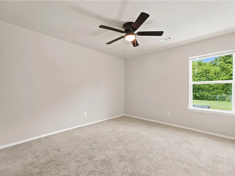802 SW Green World St — Photo 19