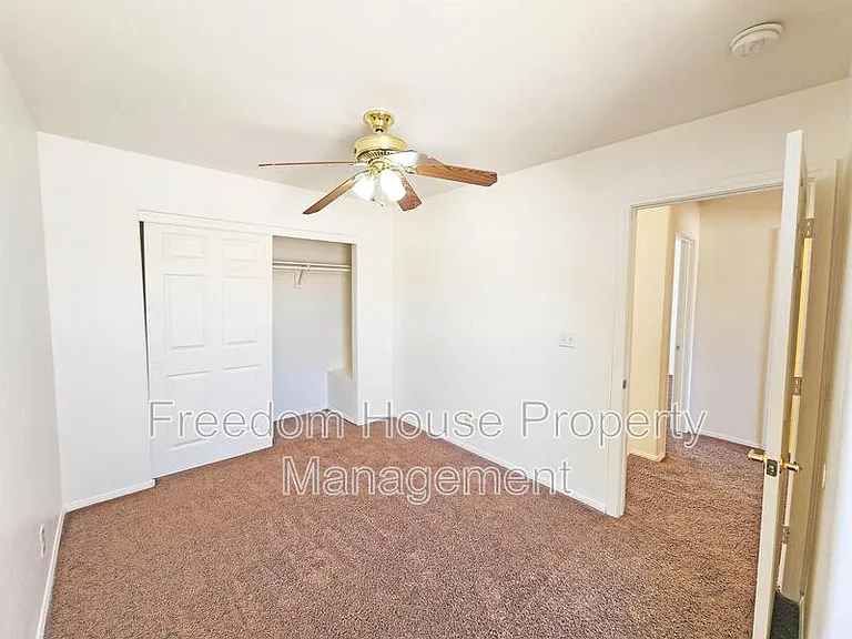 1080 Karen Ct #3 — Photo 26