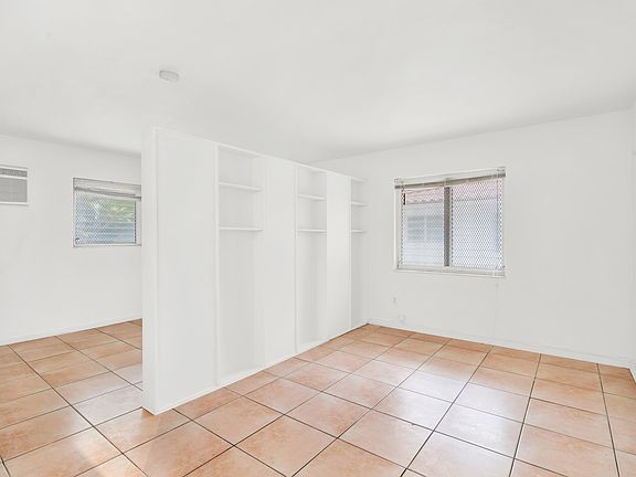 4th image of 223 Antilla Ave #11