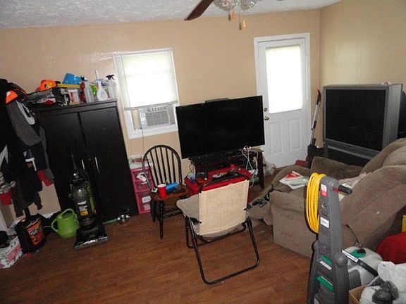 3rd image of 203 Vial St