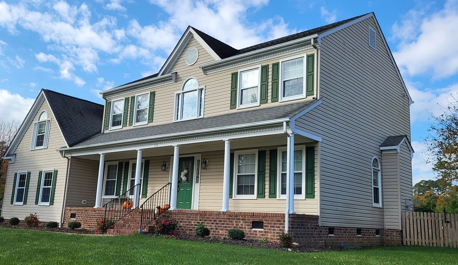 Renovated & Updated Wythe Creek Farms Home — Photo 4