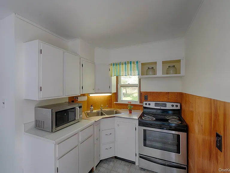 21 Van Dam Rd — Photo 11
