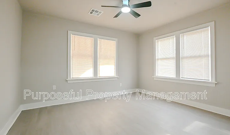 2201 Glen Ellyn St — Photo 18