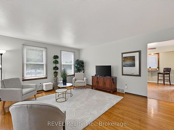 3rd image of 36 Manor Rd