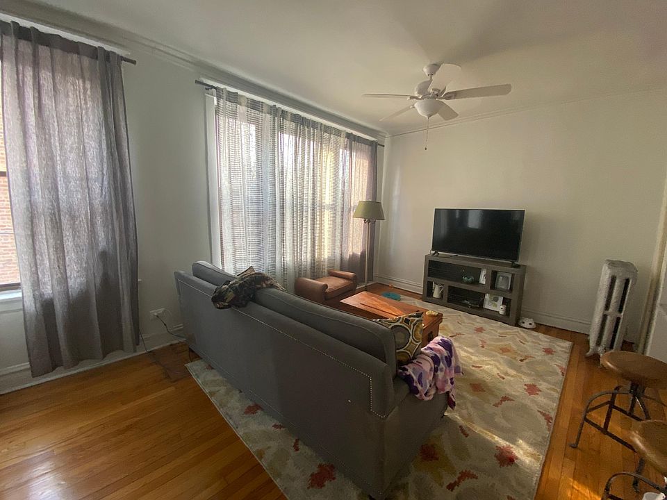 1st image of 5427 S University Ave #D2