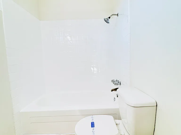 Tustin Garden Apartments — Photo 6