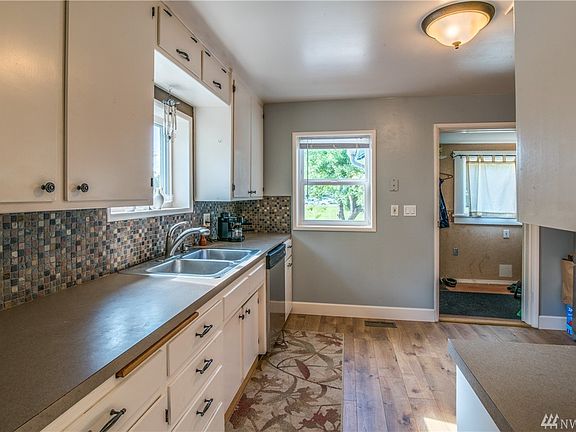 5th image of 39075 SE Park St