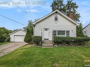 371 Hillcliff Dr, Waterford, MI