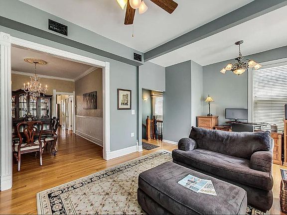 5th image of 1040 W Newport Ave #3