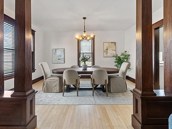 5th image of 210 E Walworth STREET