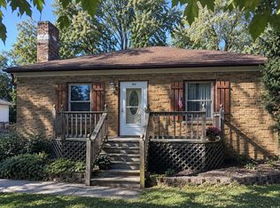 186 S Lyle Ave, Elgin, IL 60123