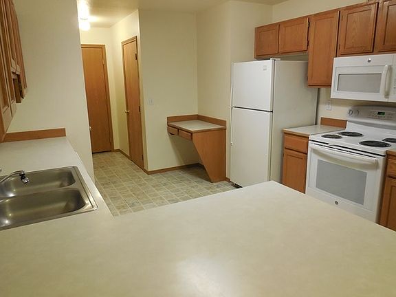 3rd image of 10509 Lake View Dr #B
