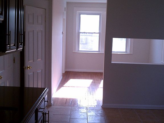 2nd image of 85 Davenport Ave
