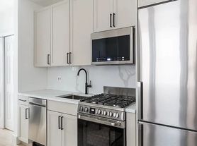226 W 97th St, New York, NY