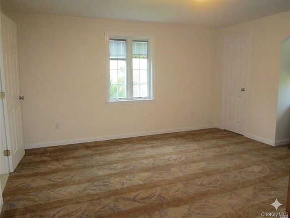 5th image of 64 Old Pond Rd