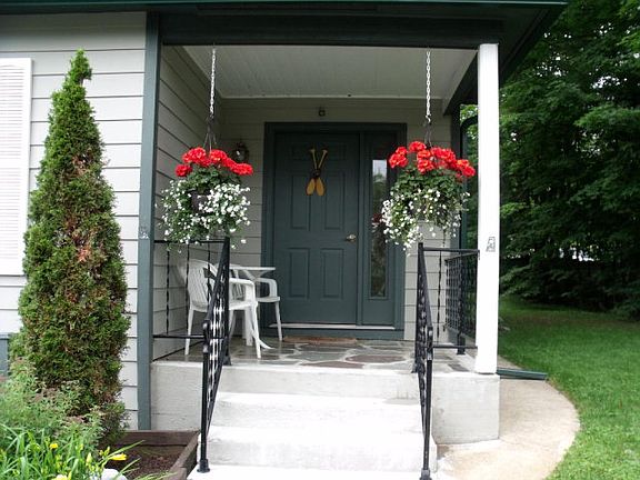 2nd image of 85 Acorn St