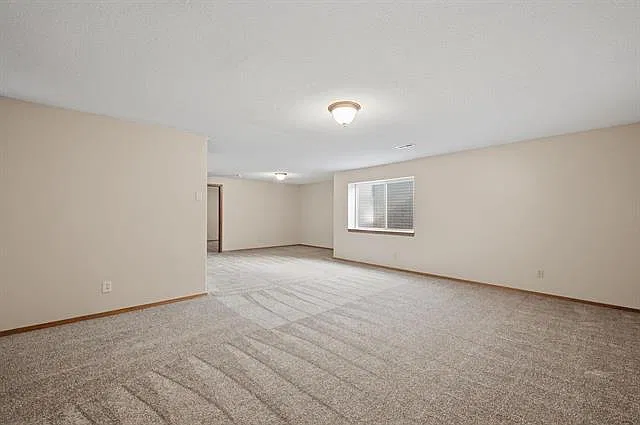 3 bed, 1746 sqft, $1,700 — Photo 4