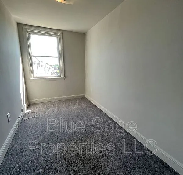 319 S Church St — Photo 10