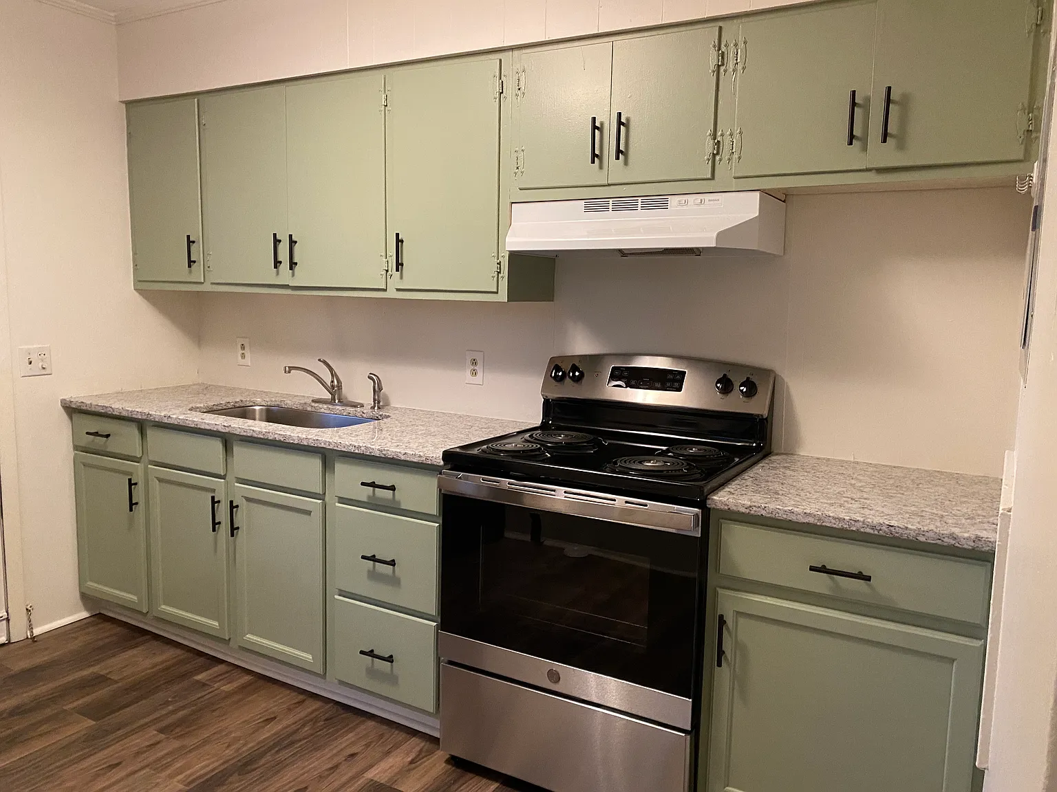 2 bed, 700 sqft, $1,100 — Photo 3