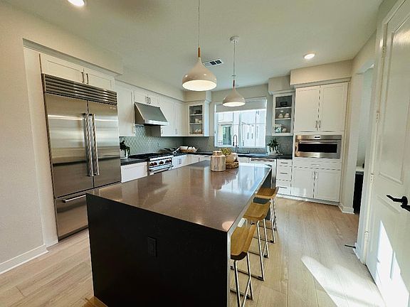 4th image of 2810 Orchid Ct #C