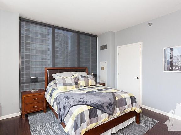4th image of 435 W Erie St APT 1407