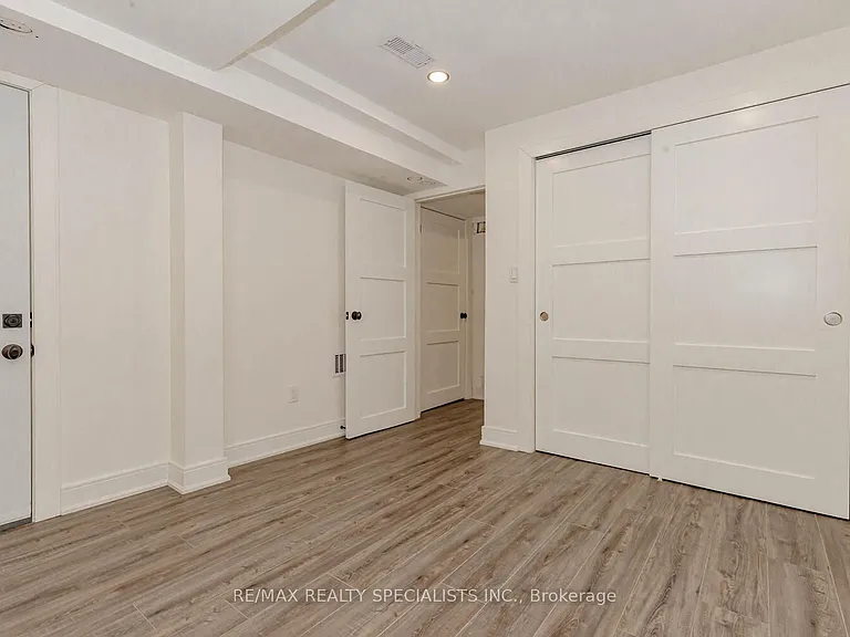 2535 Raglan Ct #LOWER — Photo 28