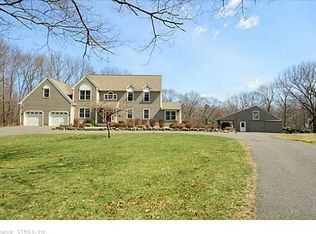 40 Knollwood Dr, New Hartford, CT 06057