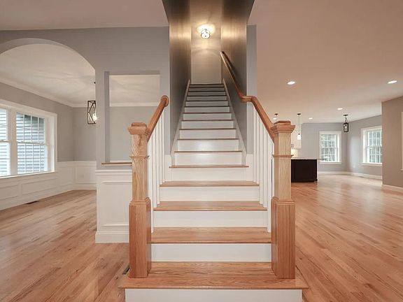 3rd image of 10 Beech Hill Road