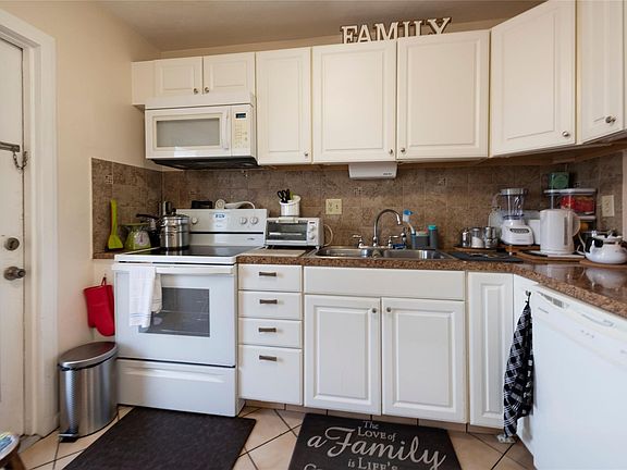 3rd image of 1101 NW 58th Terrace #310
