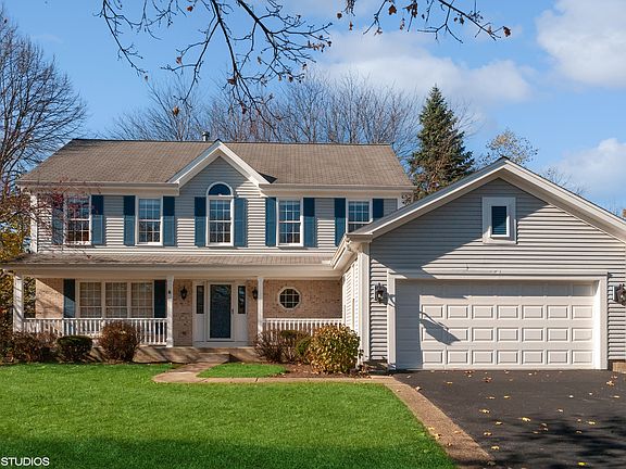 2nd image of 124 Brook Hill Ln