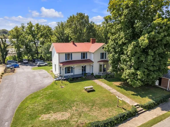 370 E Main St, Abingdon, VA 24210