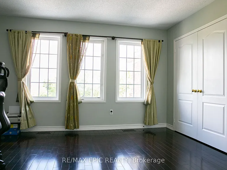 45 Golden Meadow Dr — Photo 13