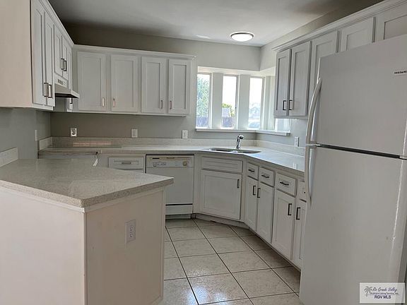 2nd image of 2414 Topaz Dr