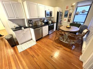 18 Battery St #2V, Boston, MA 02109