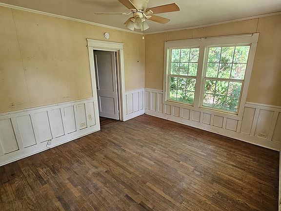 2nd image of 200 S Norris St