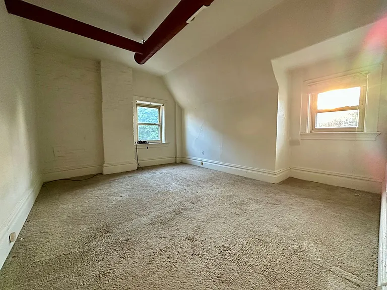 366 S Negley Ave — Photo 15