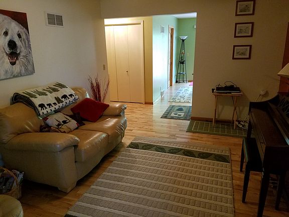 5th image of 1133 N Belmont Ave