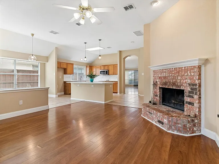 10610 Stone Falls Ln — Photo 6
