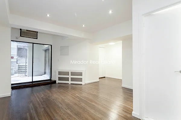 Rented by Mirador Real Estate | media 13