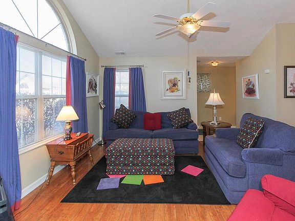 3rd image of 7725 Briarstone Dr