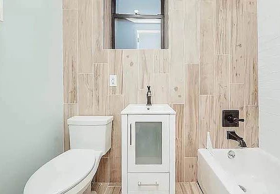 3rd image of 903 Saint Johns Pl APT 3A