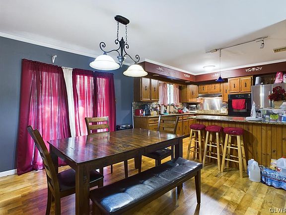 4th image of 3688 Bristol Cir E